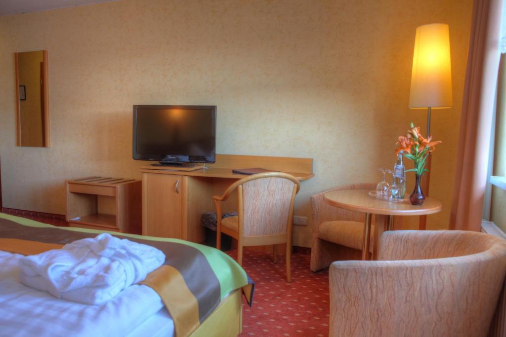 Hotel "Seelust" Garni Röbel Rum bild
